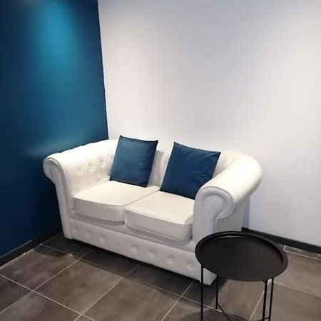 Appartement Tout Proche De Bourg-En-Bresse Peronnas Exteriör bild
